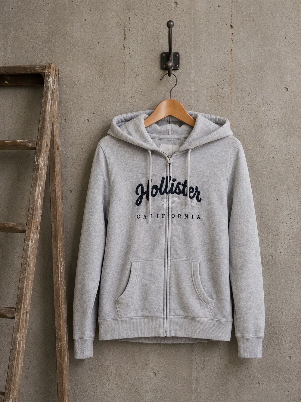 Hollister Men’s Gray Spell-Out Hoodie Sz L Classic Casual Y2K Lounge Normcore